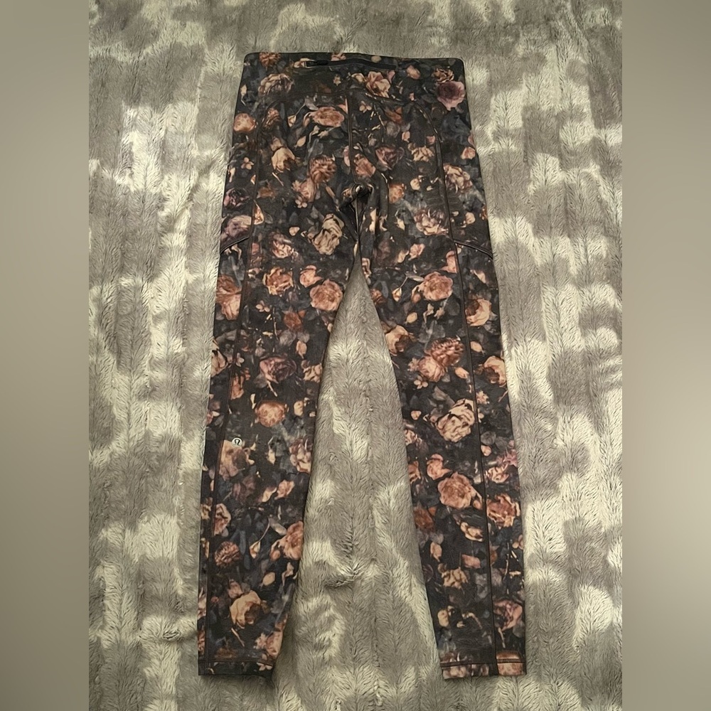 Lululemon Speed Up Tight Size 6 - Picture 3 of 10
